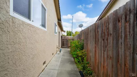 Exterior - 1116 Gannet Ct, Fairfield, CA 94533 photo 14 of 15