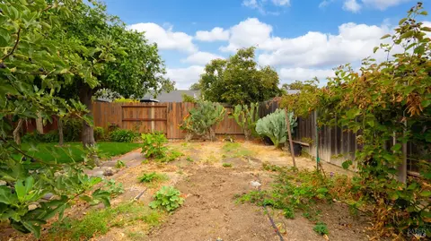Exterior - 1116 Gannet Ct, Fairfield, CA 94533 photo 7 of 15