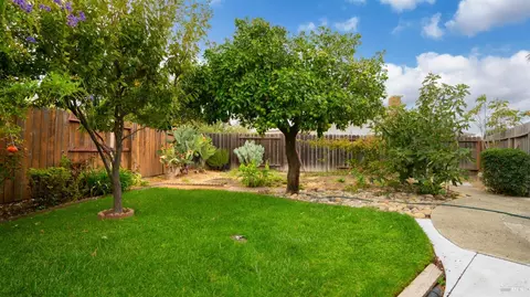 Exterior - 1116 Gannet Ct, Fairfield, CA 94533 photo 11 of 15