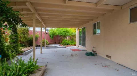 Exterior - 1116 Gannet Ct, Fairfield, CA 94533 photo 3 of 15