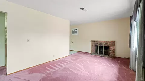 Living - 1116 Gannet Ct, Fairfield, CA 94533 photo 3 of 3