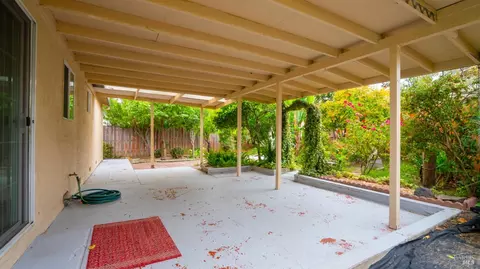 Exterior - 1116 Gannet Ct, Fairfield, CA 94533 photo 2 of 15
