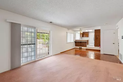 Living - 178 Fleet St, Vallejo, CA 94591 photo 7 of 8