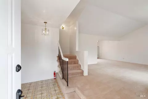 Entry Way - 178 Fleet St, Vallejo, CA 94591 photo 1 of 5