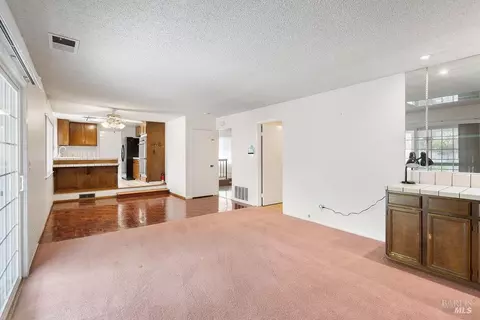 Living - 178 Fleet St, Vallejo, CA 94591 photo 8 of 8