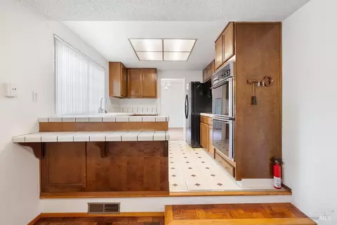 Kitchen - 178 Fleet St, Vallejo, CA 94591 photo 4 of 4