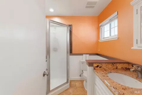 Bath - 178 Fleet St, Vallejo, CA 94591 photo 1 of 6