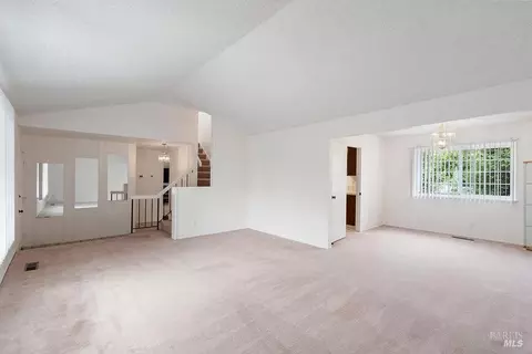 Living - 178 Fleet St, Vallejo, CA 94591 photo 3 of 8