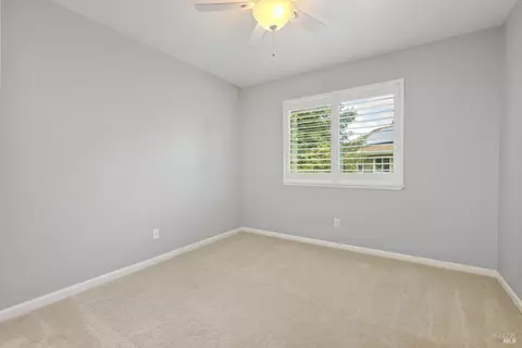 Bedroom - 1025 Fallen Leaf Pl, Vacaville, CA 95687 photo 6 of 9