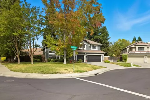Exterior - 1025 Fallen Leaf Pl, Vacaville, CA 95687 photo 4 of 16