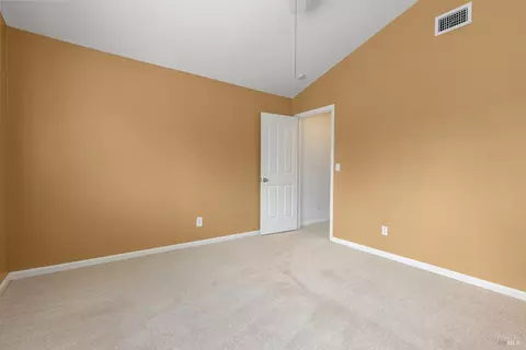 Bedroom - 1025 Fallen Leaf Pl, Vacaville, CA 95687 photo 5 of 9