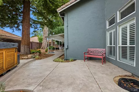 Exterior - 1025 Fallen Leaf Pl, Vacaville, CA 95687 photo 12 of 16