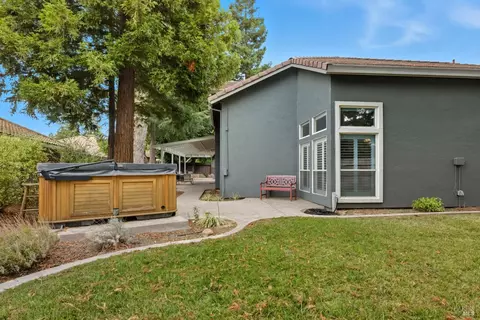 Exterior - 1025 Fallen Leaf Pl, Vacaville, CA 95687 photo 13 of 16