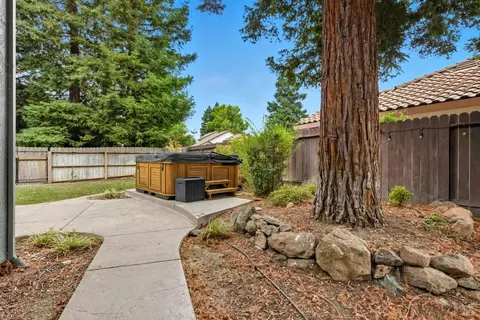 Exterior - 1025 Fallen Leaf Pl, Vacaville, CA 95687 photo 10 of 16