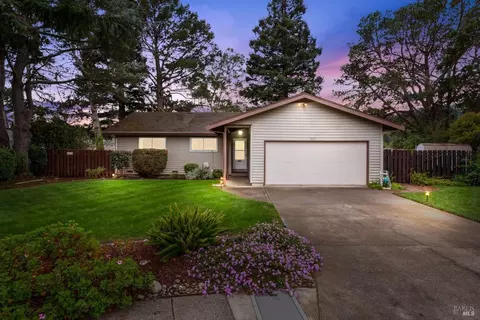 607 Peach Ct, Fairfield, CA 94534