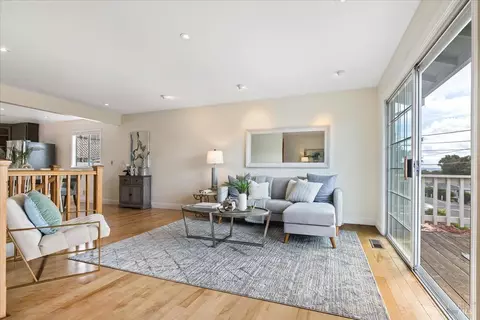 Living - 375 E O St, Benicia, CA 94510 photo 2 of 2