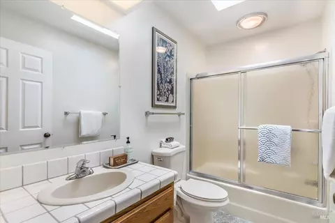 Bath - 375 E O St, Benicia, CA 94510 photo 4 of 4