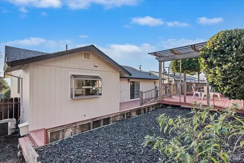 Exterior - 375 E O St, Benicia, CA 94510 photo 17 of 21