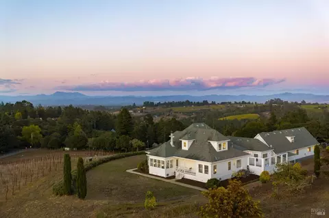 10815 Falstaff Rd, Sebastopol, CA 95472