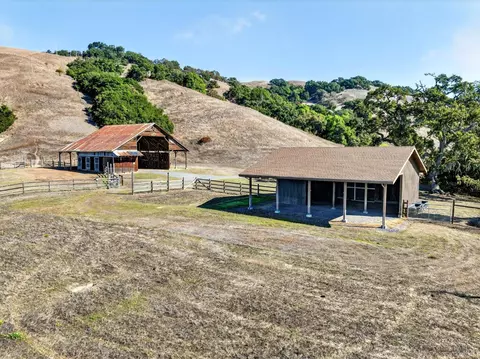 5200 Petaluma Hill Rd, Santa Rosa, CA 95404