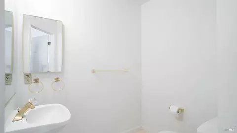Bath - 2133 Hillridge Dr, Fairfield, CA 94534 photo 1 of 5
