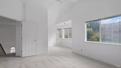 Bedroom - 2133 Hillridge Dr, Fairfield, CA 94534 photo 2 of 10