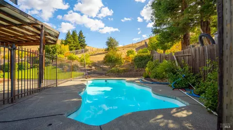 Exterior - 2133 Hillridge Dr, Fairfield, CA 94534 photo 9 of 19