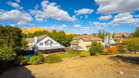 View/Area - 2133 Hillridge Dr, Fairfield, CA 94534 photo 1 of 3