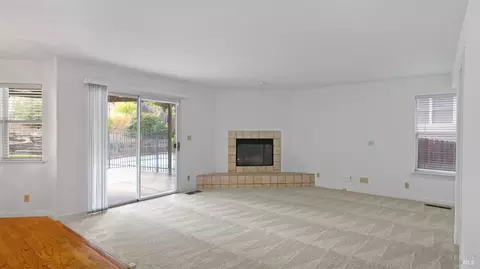 Living - 2133 Hillridge Dr, Fairfield, CA 94534 photo 6 of 7