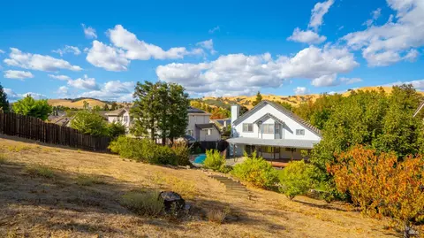 Exterior - 2133 Hillridge Dr, Fairfield, CA 94534 photo 14 of 19