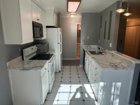 Kitchen - 445 Lighthouse Dr, Vallejo, CA 94590 photo 1 of 3