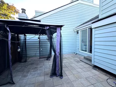 Exterior - 172 Courtyards E, Windsor, CA 95492 photo 2 of 4