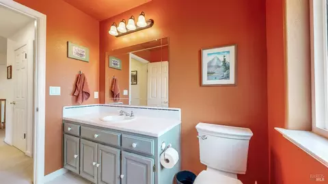 Bath - 87 Leighann Pl, Windsor, CA 95492 photo 5 of 5