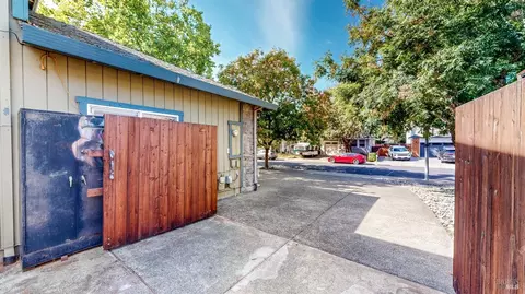 Exterior - 87 Leighann Pl, Windsor, CA 95492 photo 14 of 19