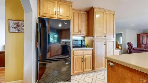 Kitchen - 87 Leighann Pl, Windsor, CA 95492 photo 2 of 6