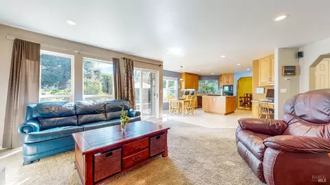 Living - 87 Leighann Pl, Windsor, CA 95492 photo 2 of 3