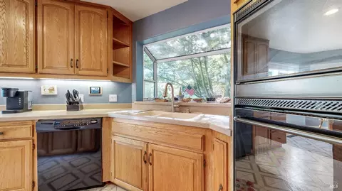 Kitchen - 87 Leighann Pl, Windsor, CA 95492 photo 5 of 6