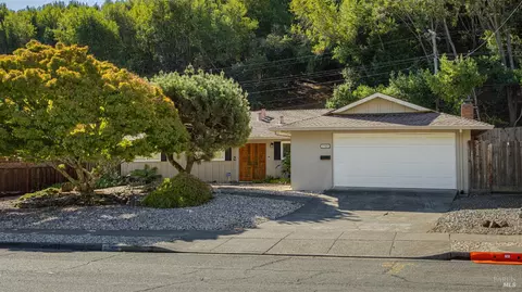 2565 Center Rd, Novato, CA 94947