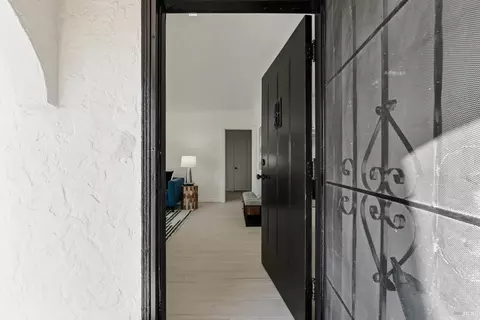Entry Way - 1402 Rice St, Vallejo, CA 94590 photo 1 of 9