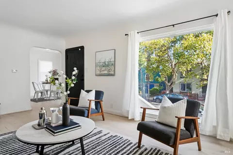 Living - 1402 Rice St, Vallejo, CA 94590 photo 5 of 7