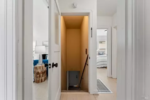 Entry Way - 1402 Rice St, Vallejo, CA 94590 photo 8 of 9