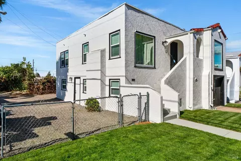Exterior - 1402 Rice St, Vallejo, CA 94590 photo 4 of 9