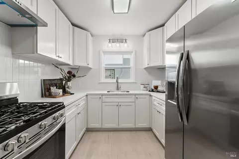 Kitchen - 1402 Rice St, Vallejo, CA 94590 photo 3 of 4