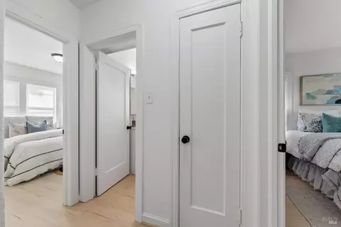 Entry Way - 1402 Rice St, Vallejo, CA 94590 photo 6 of 9
