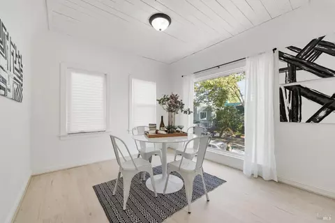 Dining - 1402 Rice St, Vallejo, CA 94590 photo 2 of 3
