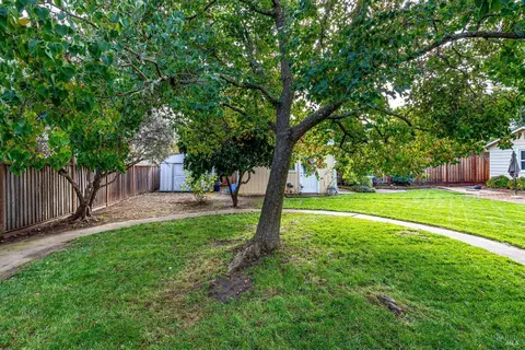 Exterior - 856 5th St W, Sonoma, CA 95476 photo 8 of 17