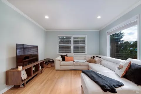 Living - 856 5th St W, Sonoma, CA 95476 photo 1 of 2