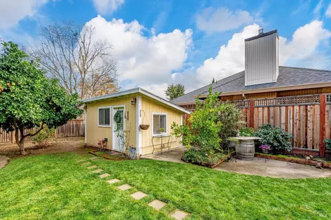 Exterior - 856 5th St W, Sonoma, CA 95476 photo 4 of 17
