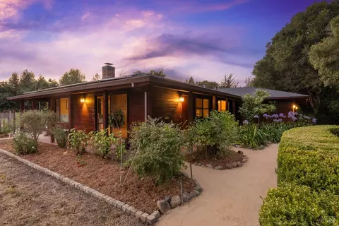 249 Orchard Ln, Penngrove, CA 94951