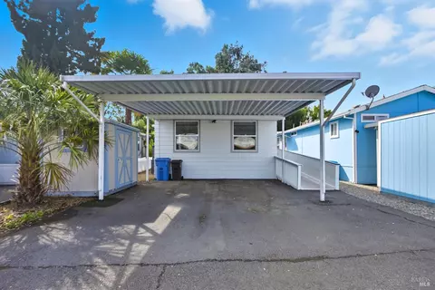77 Walnut Circle Cir, Rohnert Park, CA 94928